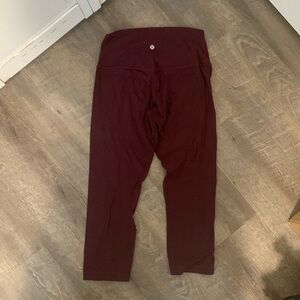 Women’s maroon capri leggings size 8